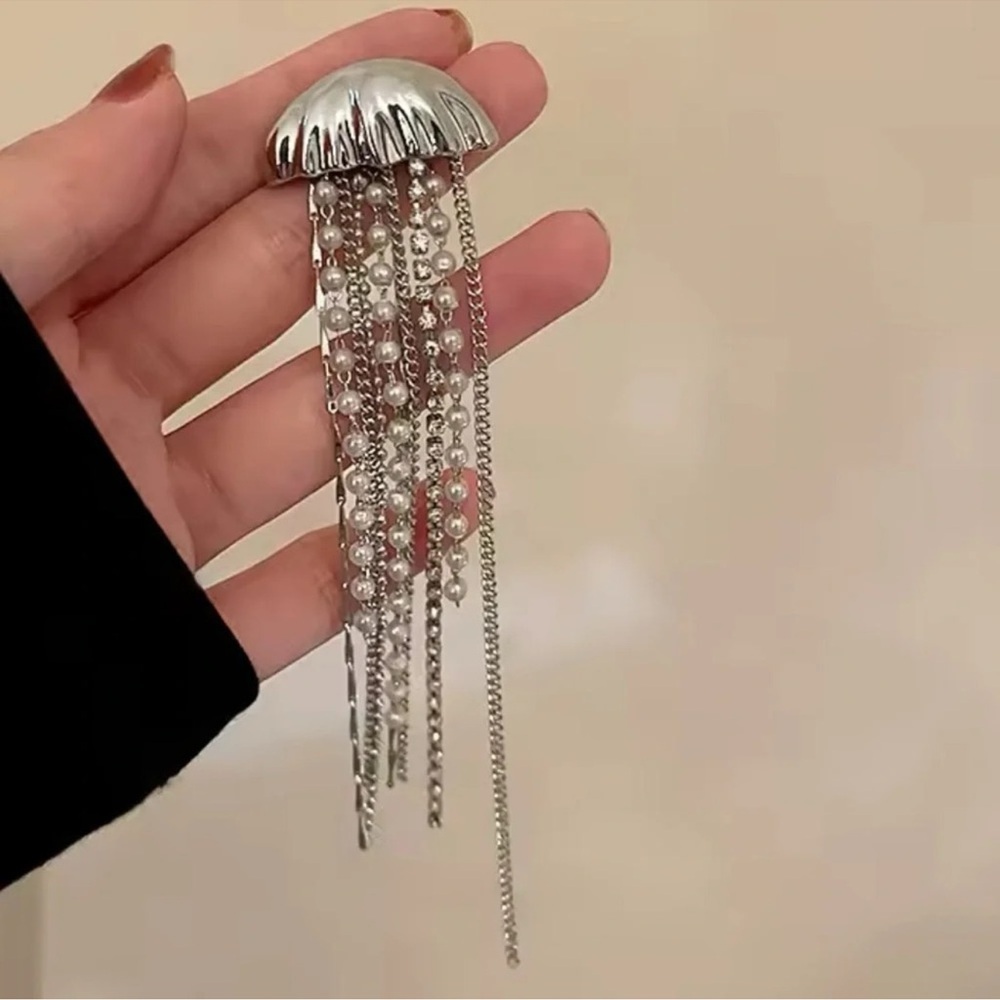 Jellyfish Pearl Crystal Silver Brooch